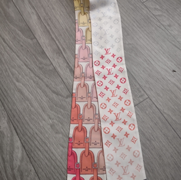 Louis Vuitton Silk My LV luggage tag printed scarf ❤️🧡💛🩷❤️🧡💛🩷 - Picture 8 of 9